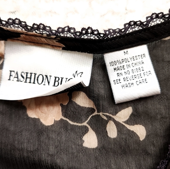 2000s Sheer Black Floral Flutter Sleeve Top sz M - Picture 5 of 6